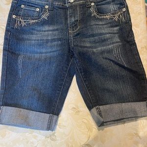 Botín Jeans Shorts size 3 rhinestonecross pockets
